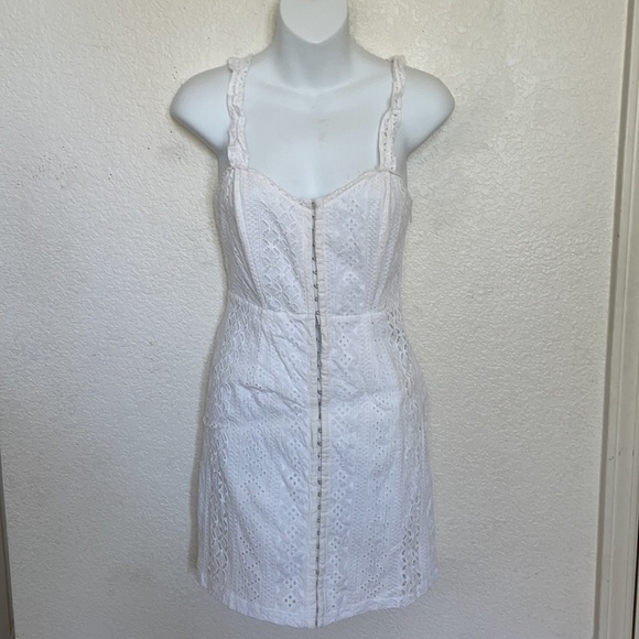 ASTR Brenna White Eyelet Crochet Lace Corset Mini Bodycon Sleeveless Dress Small - Picture 6 of 8